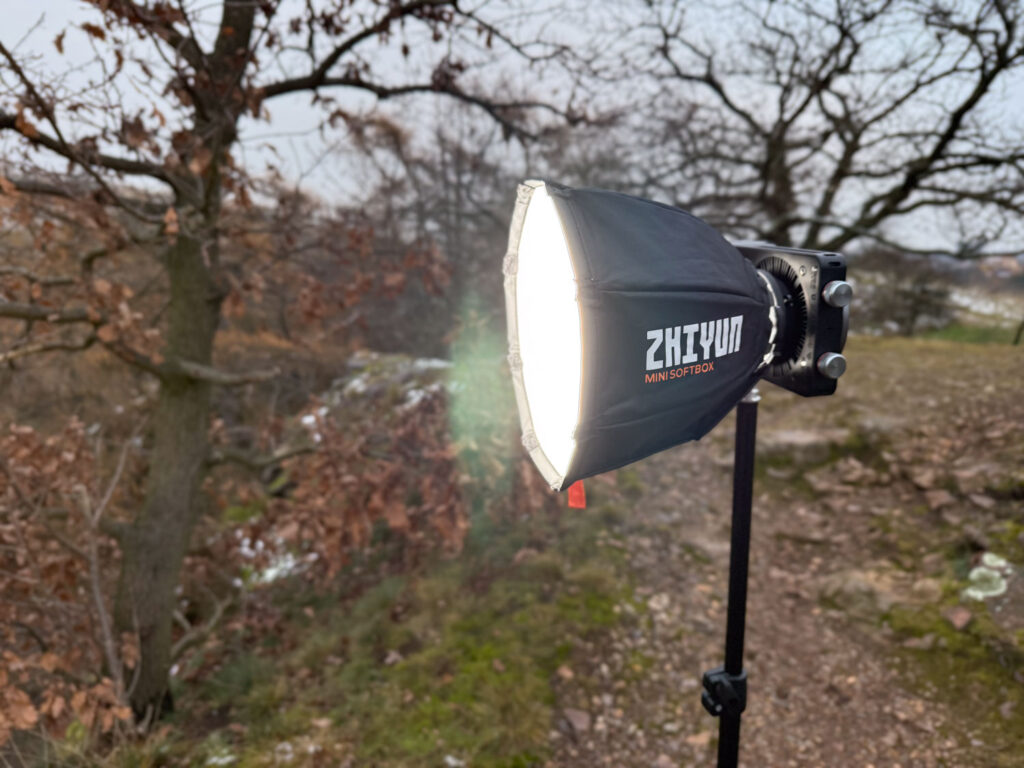 Zhiyun Molus X100 LED světlo - recenze - světlo na stativu